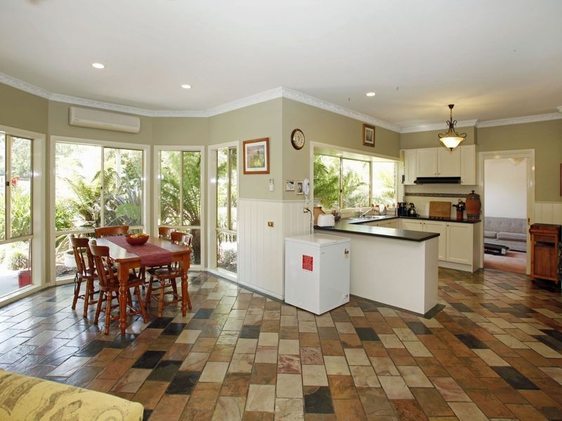 21 Pinehill Drive, Pakenham VIC 3810