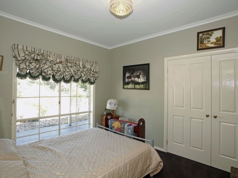 21 Pinehill Drive, Pakenham VIC 3810