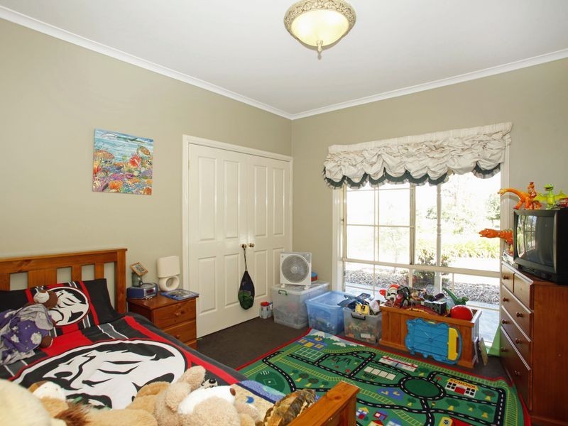 21 Pinehill Drive, Pakenham VIC 3810