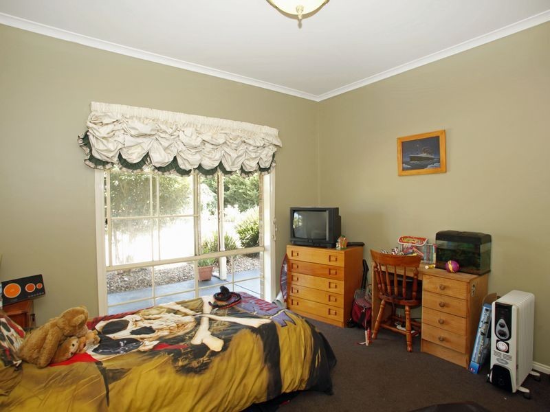 21 Pinehill Drive, Pakenham VIC 3810