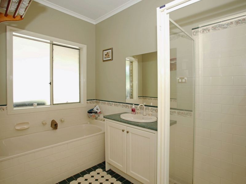 21 Pinehill Drive, Pakenham VIC 3810