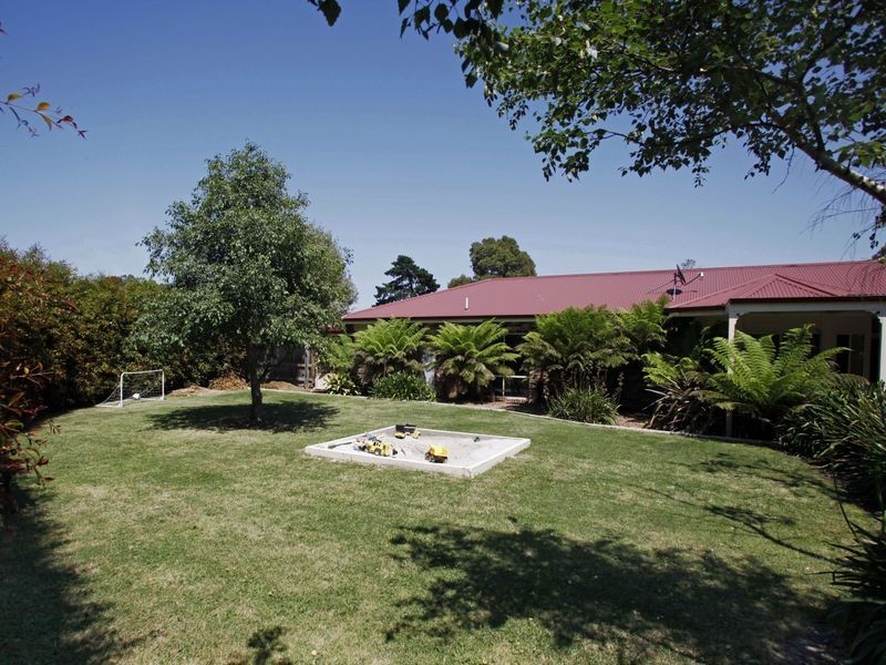 21 Pinehill Drive, Pakenham VIC 3810