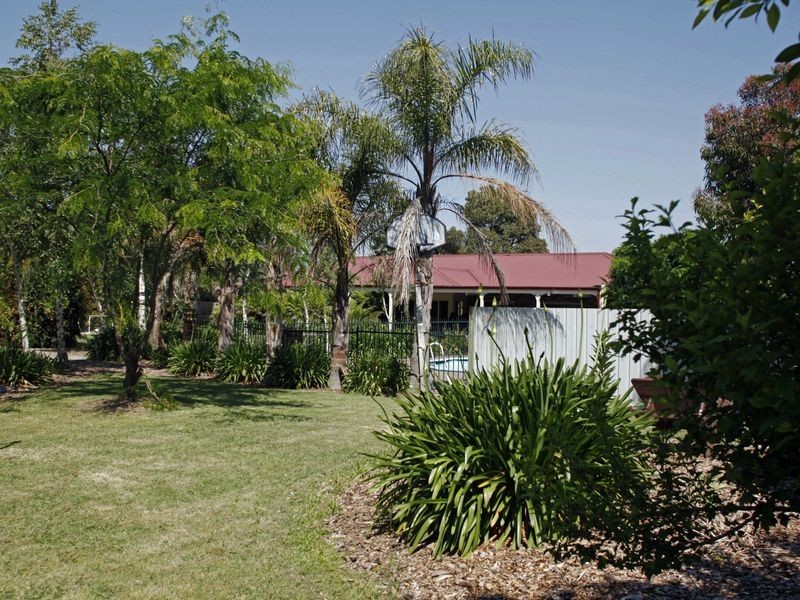 21 Pinehill Drive, Pakenham VIC 3810