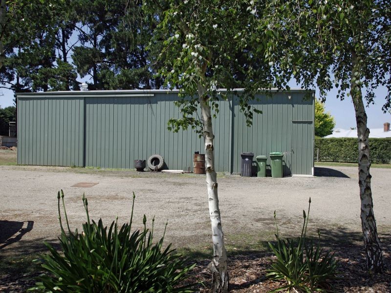 21 Pinehill Drive, Pakenham VIC 3810