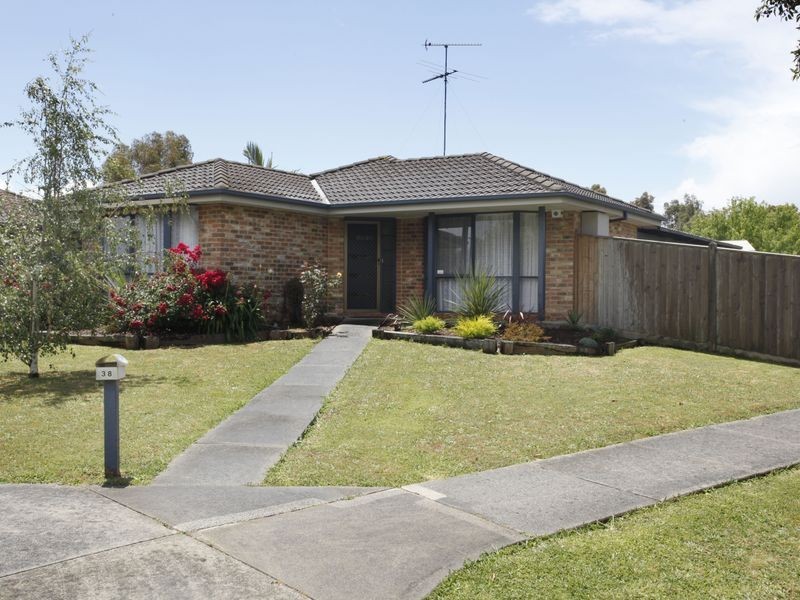 38 Barrington Drive, Pakenham VIC 3810