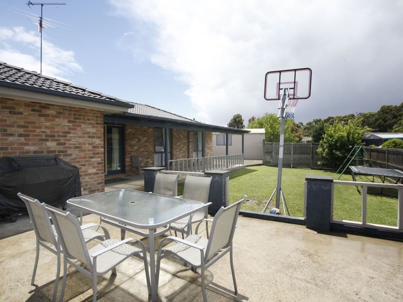 38 Barrington Drive, Pakenham VIC 3810