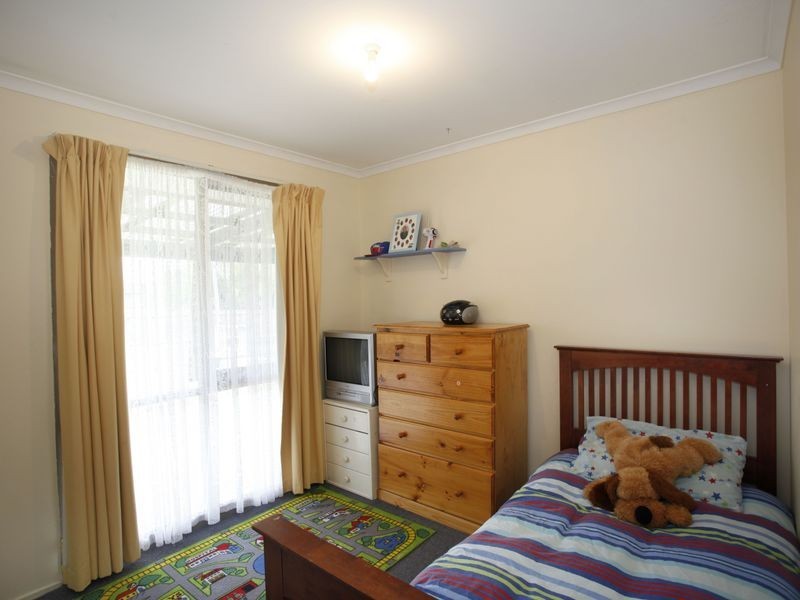 38 Barrington Drive, Pakenham VIC 3810