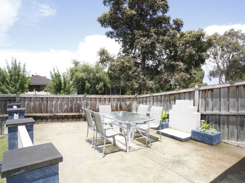 38 Barrington Drive, Pakenham VIC 3810
