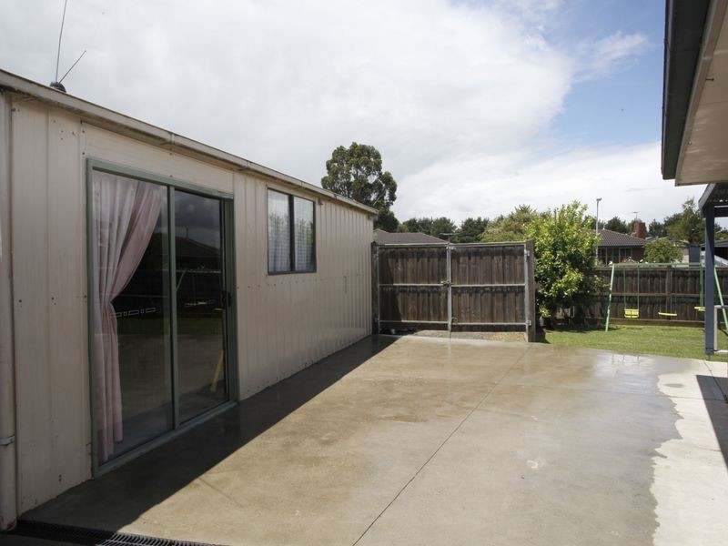 38 Barrington Drive, Pakenham VIC 3810