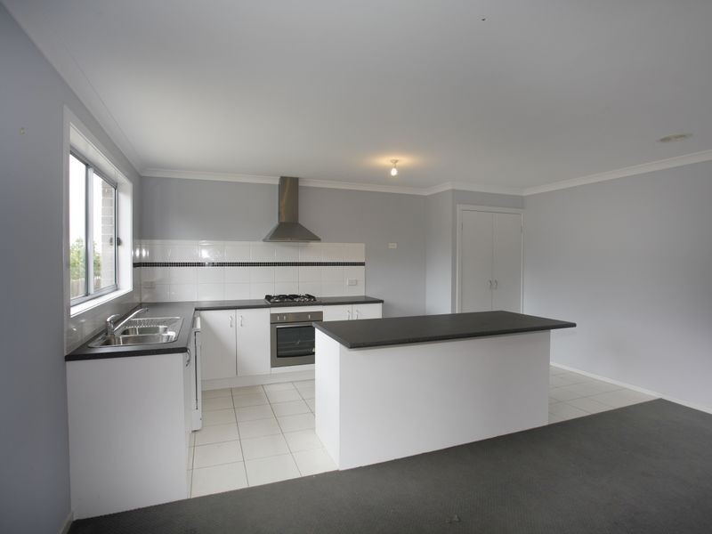 80 Ahern Road, Pakenham VIC 3810