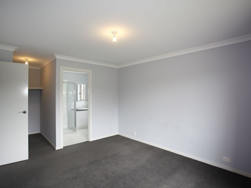 80 Ahern Road, Pakenham VIC 3810