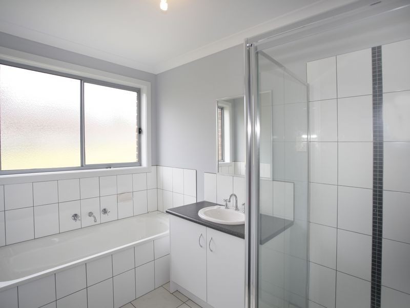 80 Ahern Road, Pakenham VIC 3810