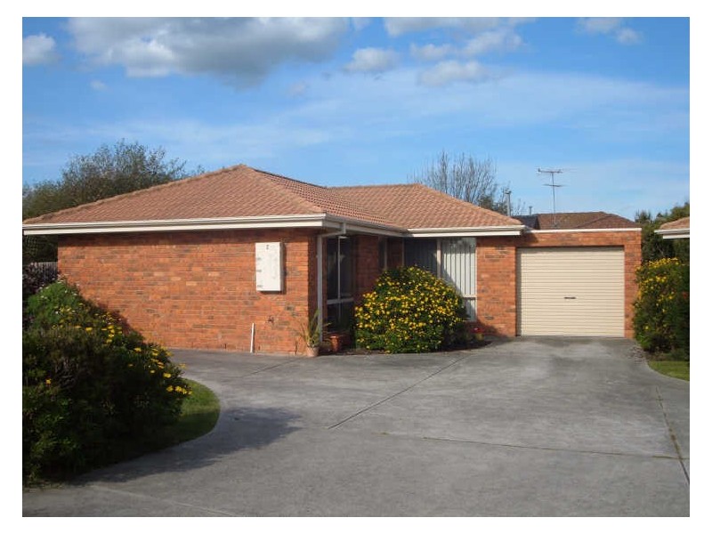 2/9 Sheffield Close, Pakenham VIC 3810