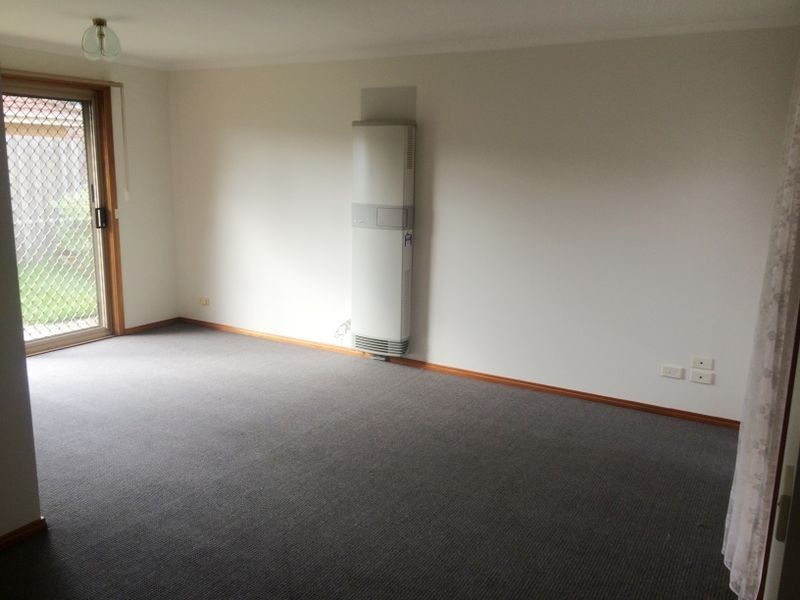 2/9 Sheffield Close, Pakenham VIC 3810