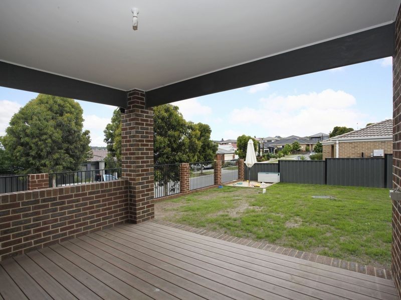 7 Michigan Grange, Pakenham VIC 3810