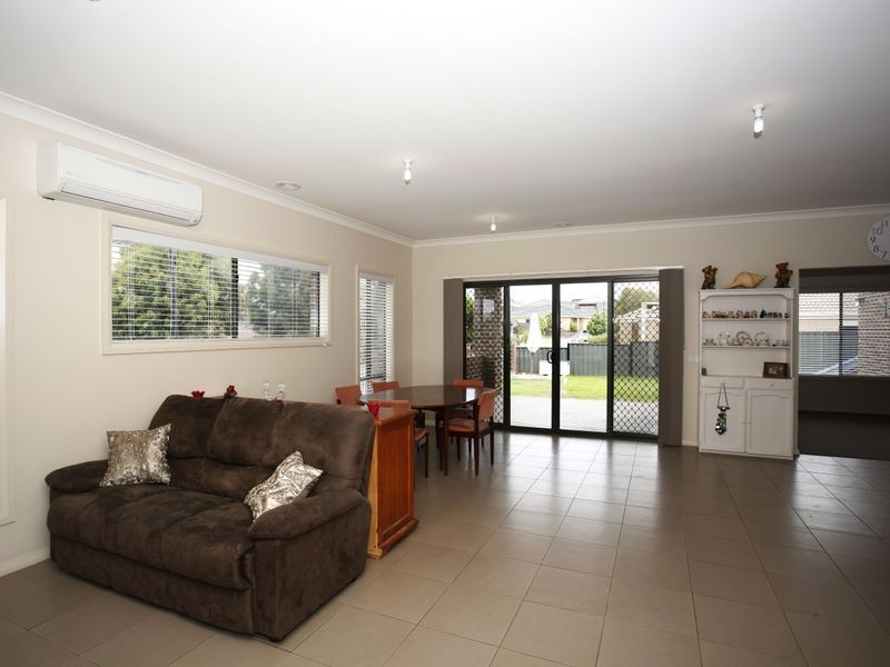 7 Michigan Grange, Pakenham VIC 3810