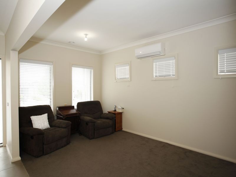 7 Michigan Grange, Pakenham VIC 3810