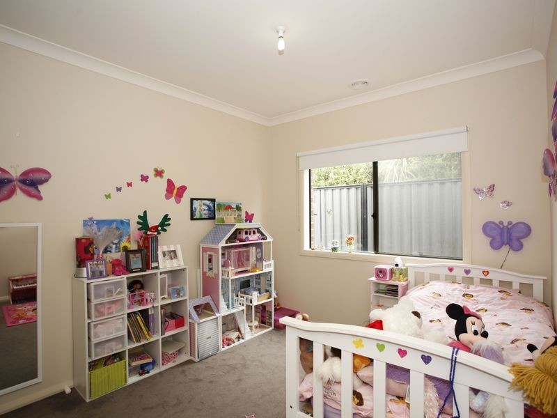 7 Michigan Grange, Pakenham VIC 3810