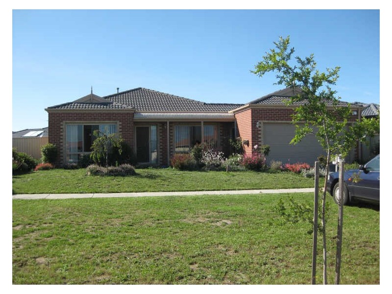 25 Bluehills Boulevard, Pakenham VIC 3810