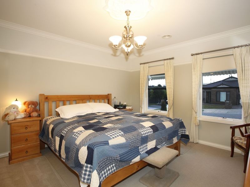 10 Michigan Grange, Pakenham VIC 3810