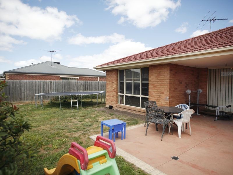 4 Watts Terrace, Pakenham VIC 3810