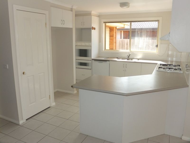 4 Watts Terrace, Pakenham VIC 3810