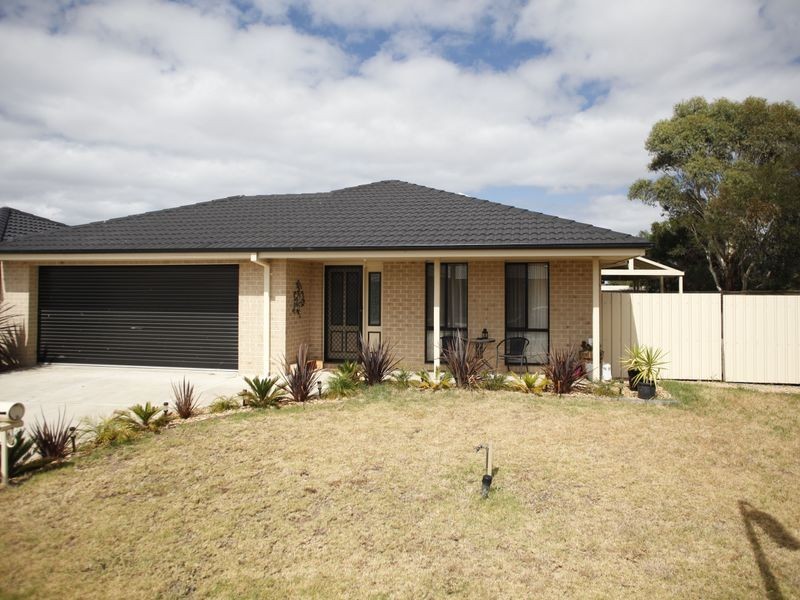 11 Barnes Way, Koo Wee Rup VIC 3981