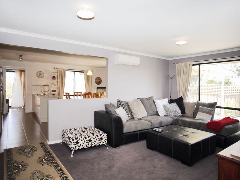 11 Barnes Way, Koo Wee Rup VIC 3981