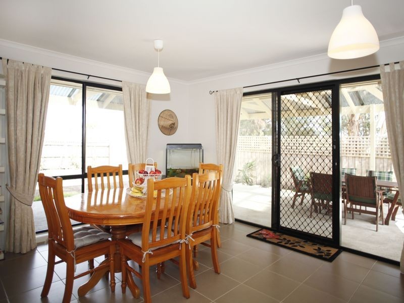 11 Barnes Way, Koo Wee Rup VIC 3981