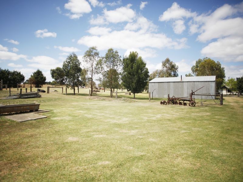 235 Bald Hill Road, Pakenham VIC 3810