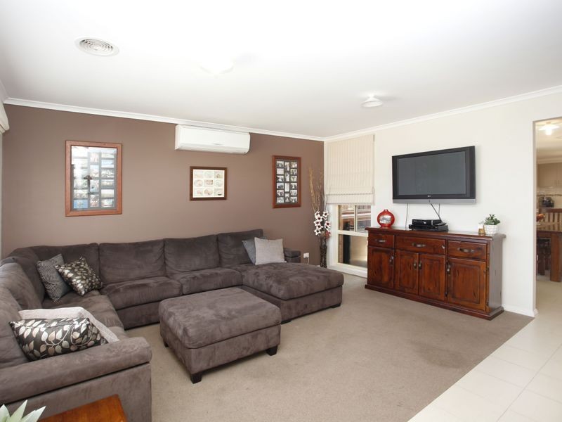 49 Tuscany Rise, Pakenham VIC 3810