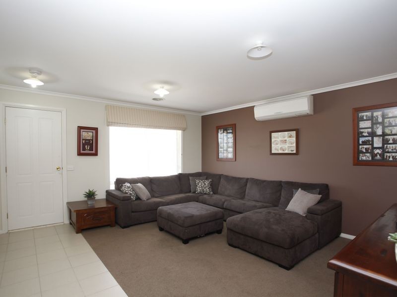 49 Tuscany Rise, Pakenham VIC 3810