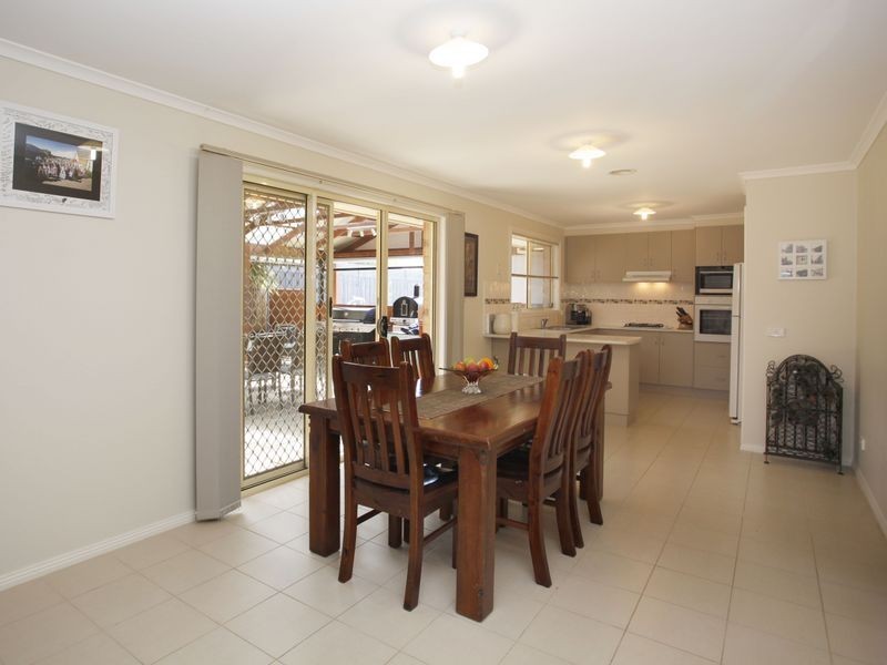 49 Tuscany Rise, Pakenham VIC 3810