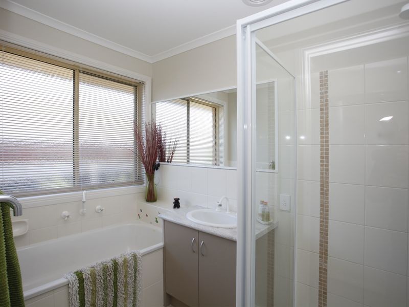 49 Tuscany Rise, Pakenham VIC 3810