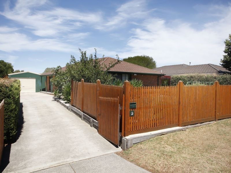 9 Bevan Court, Pakenham VIC 3810