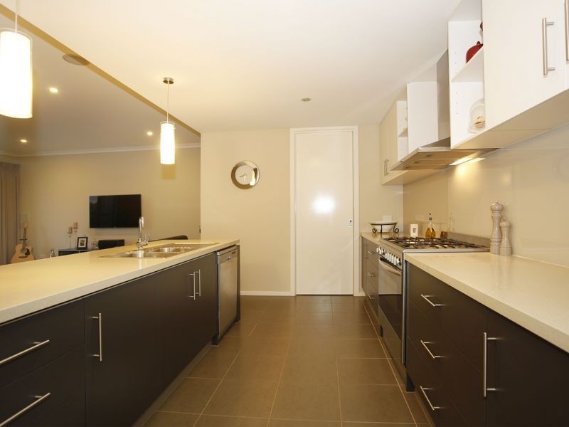 7 Albatross Drive, Pakenham VIC 3810