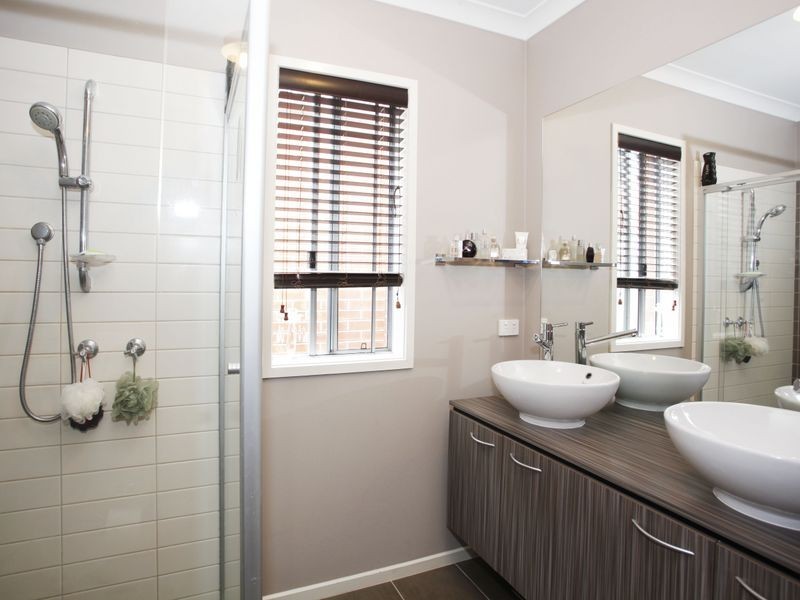 42 Everly Circuit, Pakenham VIC 3810