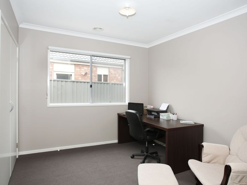 42 Everly Circuit, Pakenham VIC 3810