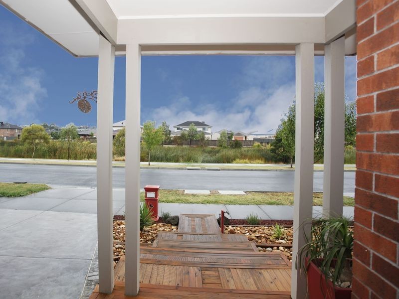 42 Everly Circuit, Pakenham VIC 3810