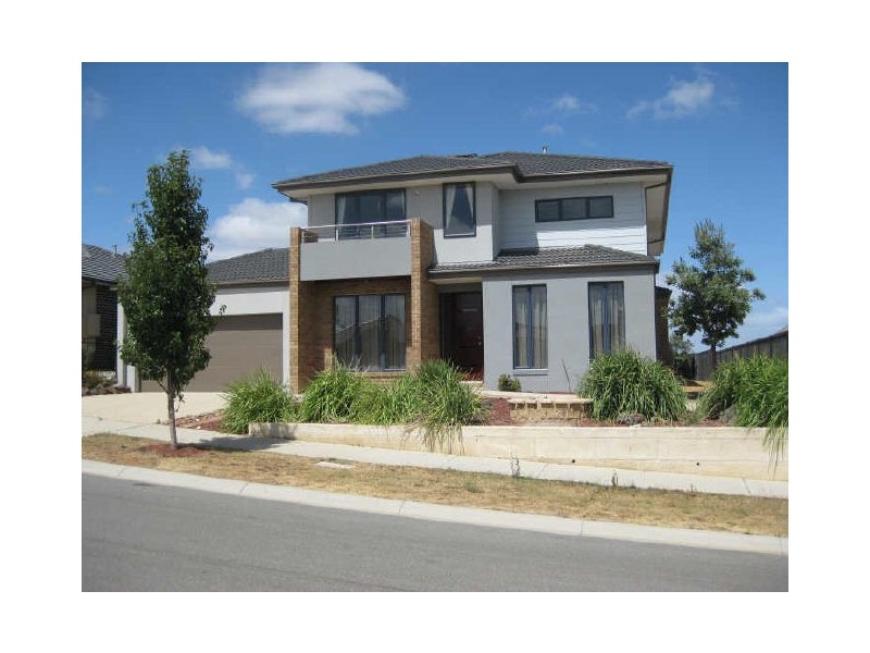 12 Michigan Grange, Pakenham VIC 3810