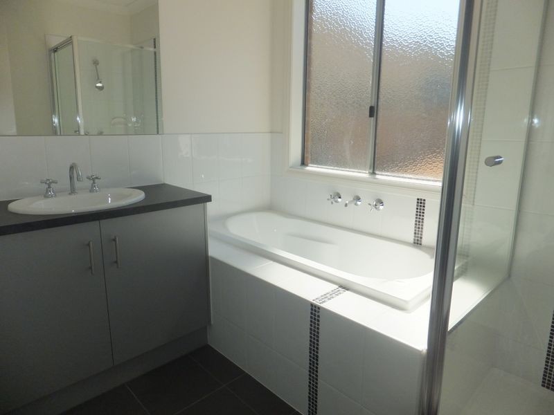 Lot 1 McClenaghan Place, Pakenham VIC 3810
