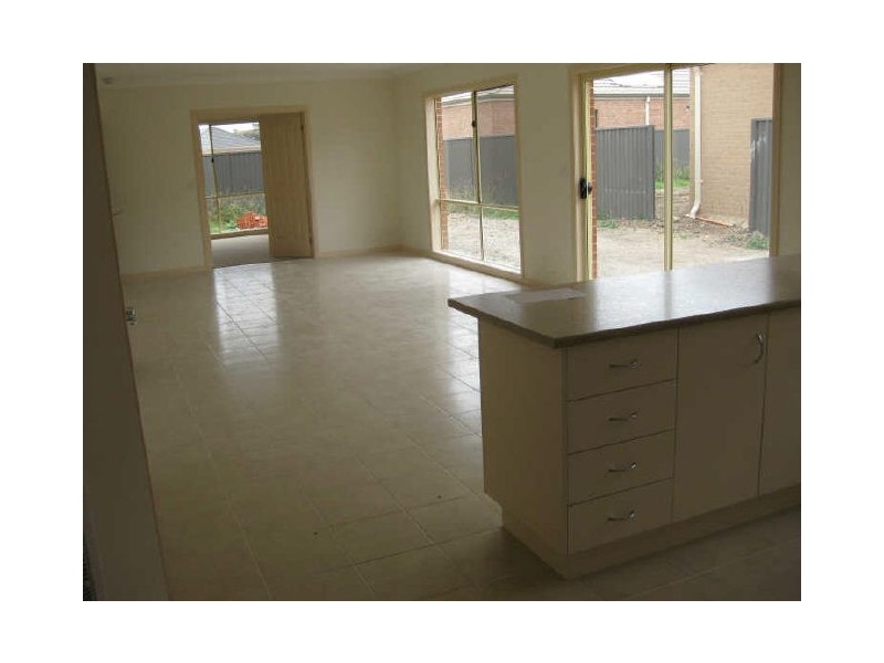 30 Darwin Way, Pakenham VIC 3810