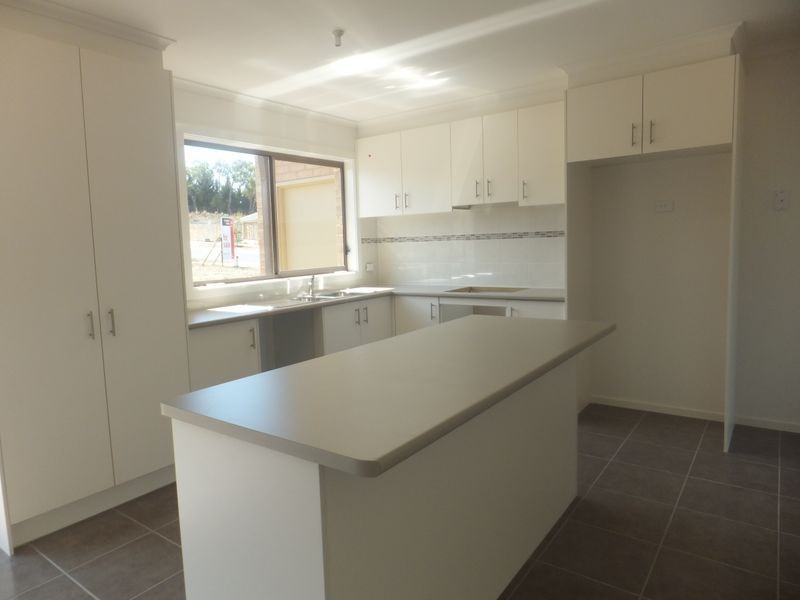 5 Taunton Drive, Pakenham VIC 3810