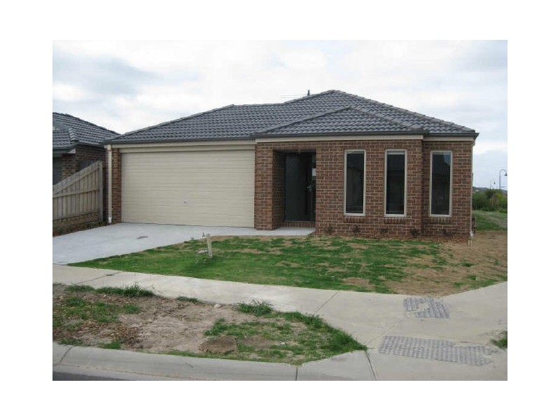 52 Sandalwood Drive, Pakenham VIC 3810