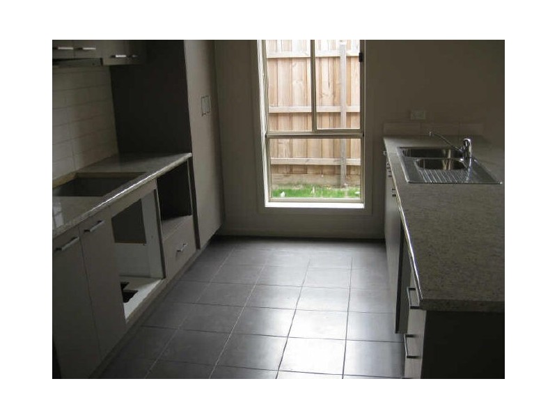 52 Sandalwood Drive, Pakenham VIC 3810