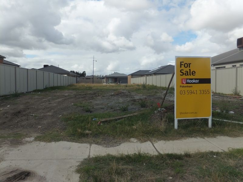 28 Warbler Street, Pakenham VIC 3810
