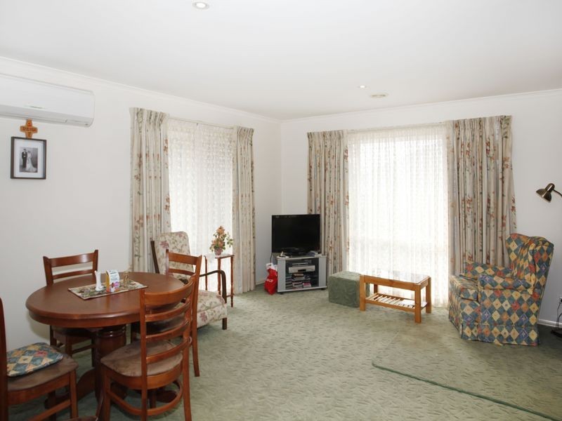 13 Pioneers Crescent, Pakenham VIC 3810