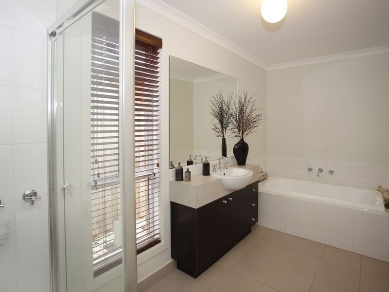 46 Kosta Boda Boulevard, Pakenham VIC 3810