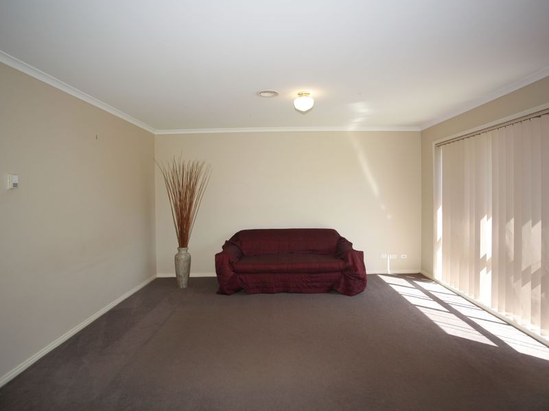 6 Jacqueline Place, Pakenham VIC 3810