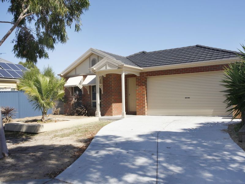 20 Paperbark Drive, Pakenham VIC 3810
